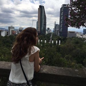 Meet your Posher, Alejandra